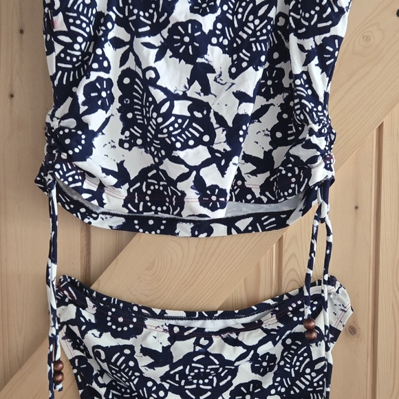 Bathing suit - Picture 2 of 2